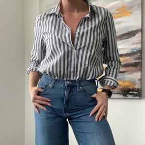 BANANA REPUBLIC Blue and White Striped Button Down Shirt
